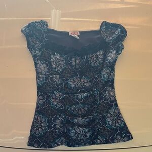 Woman’s 2000’s Y2K top